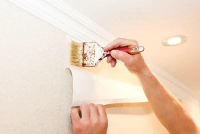 Pose de papier peint à Landudec — revêtements muraux et toiles de verre